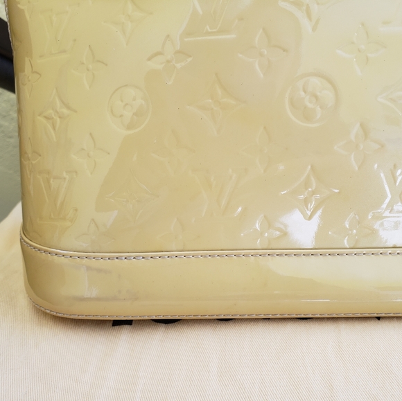 Authentic Louis Vuitton Monogram Alma GM Vernis Leather Handbag - Picture 11 of 15